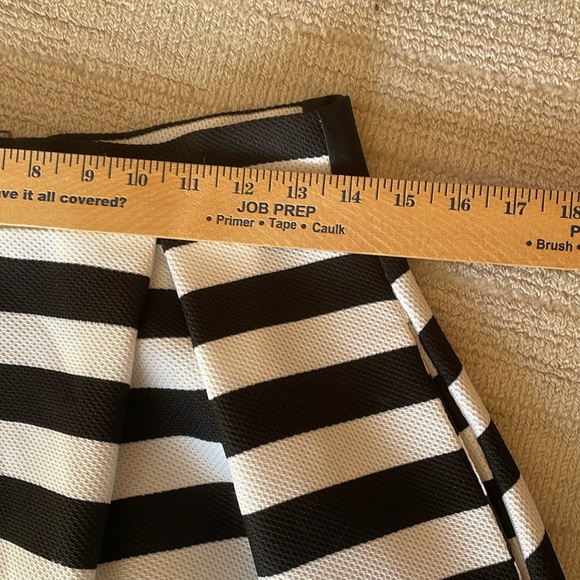 Bird sequence. Haute monde skirt - Picture 8 of 10